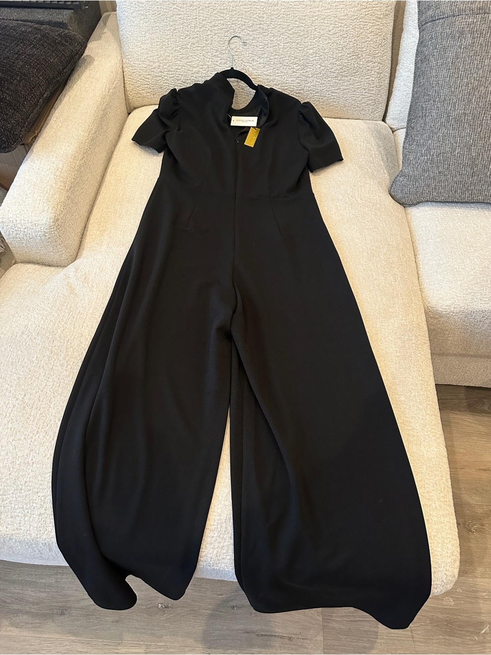 Alexia Admor Black Wide-Leg Jumpsuit with Short Puff Sleeves